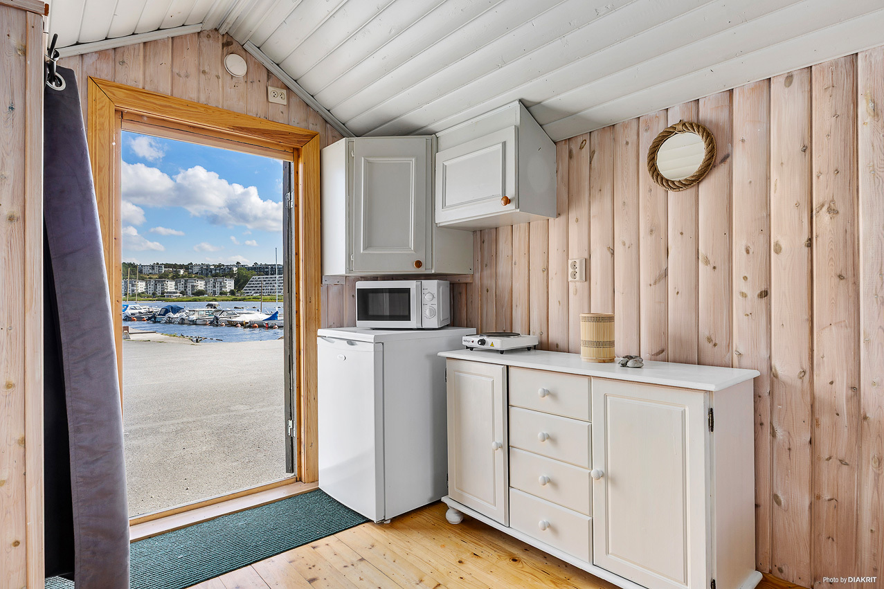 Snäckgärdsvägen 33 Flundrevikens Båtklubb, Strandbod Nr 10 – bild 3